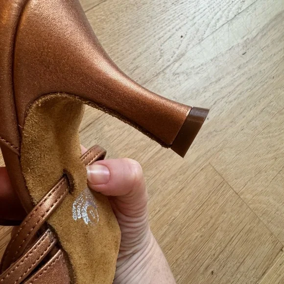 International dance shoes style Mia size 5 (about a 7 1/2 US) - Picture 4 of 7